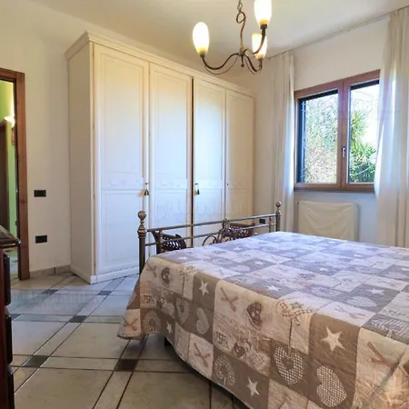 Villa Frande Con Piscina E Campo Calcetto Tennis