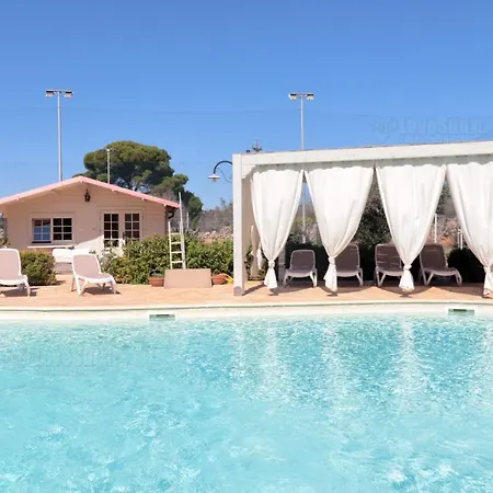 Frande Con Piscina E Campo Calcetto Tennis *