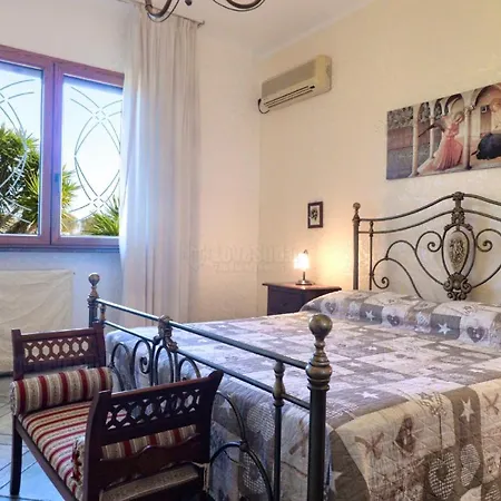 Frande Con Piscina E Campo Calcetto Tennis Villa Corsano (Apulia)