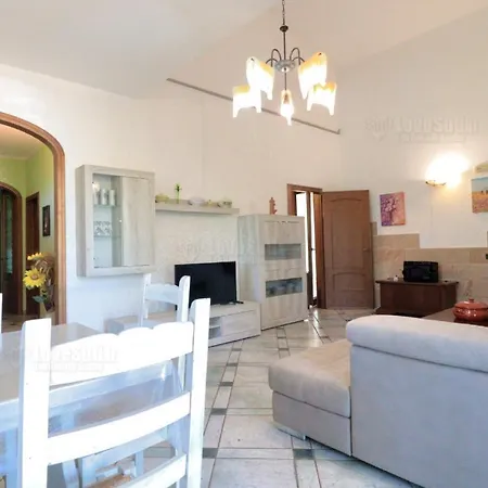 Villa Frande Con Piscina E Campo Calcetto Tennis