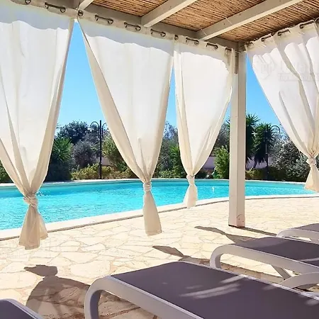 Frande Con Piscina E Campo Calcetto Tennis *