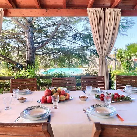 Villa Frande Con Piscina E Campo Calcetto Tennis
